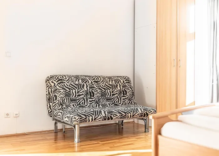 Lovely 3 Private In Shared Near Belvedere *