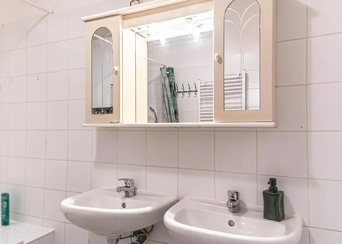 Lovely 3 Private In Shared Near Belvedere * Vienna