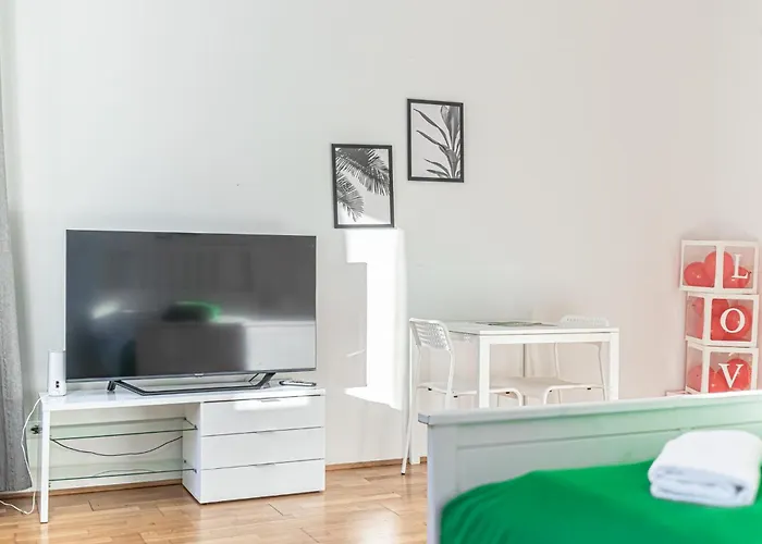 Lovely 3 Private In Shared Near Belvedere * Vienna