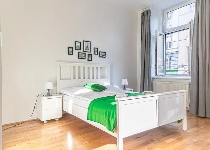 Lovely 3 Private In Shared Near Belvedere * Vienna