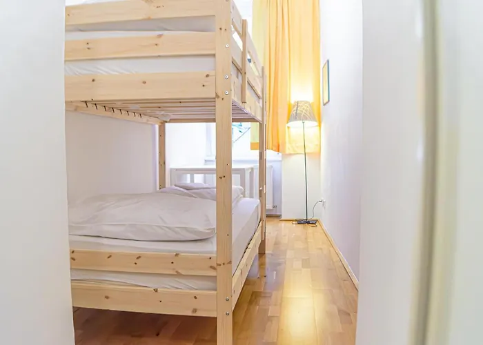 Lovely 3 Private In Shared Near Belvedere